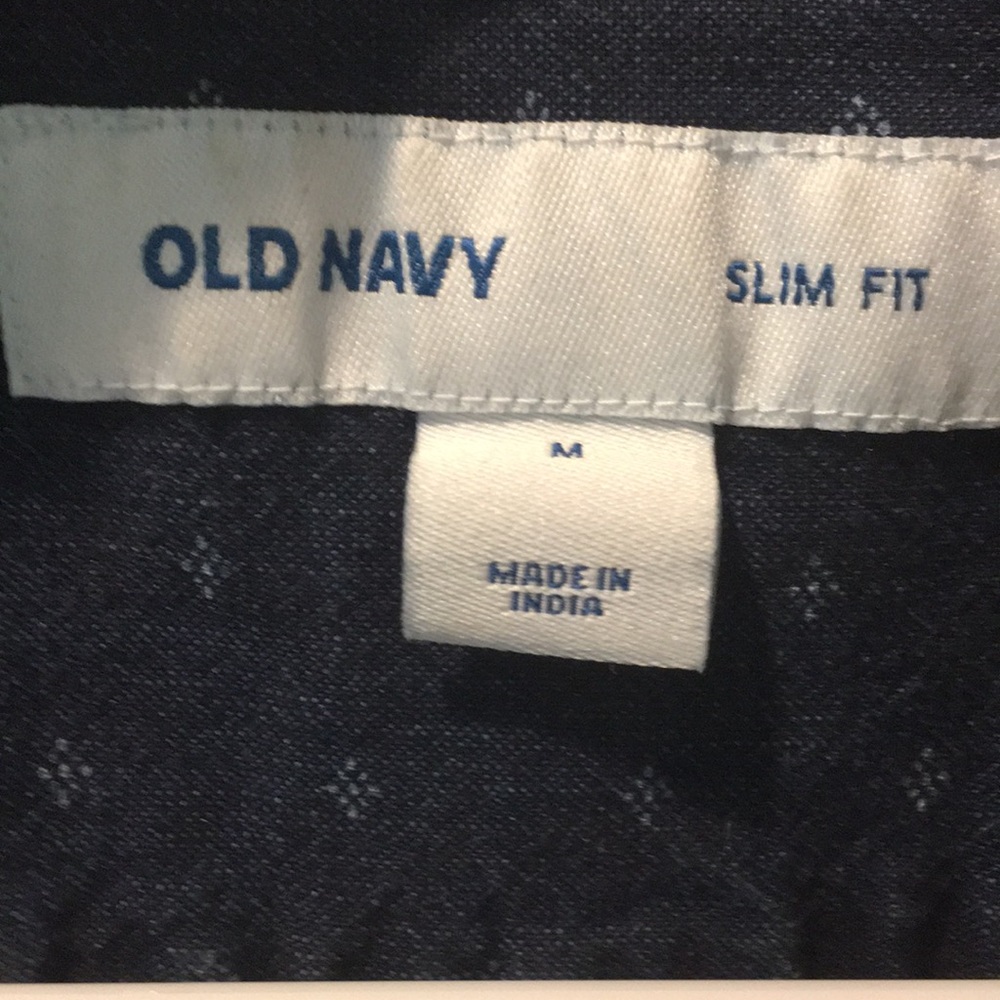 Button down - Picture 2 of 2